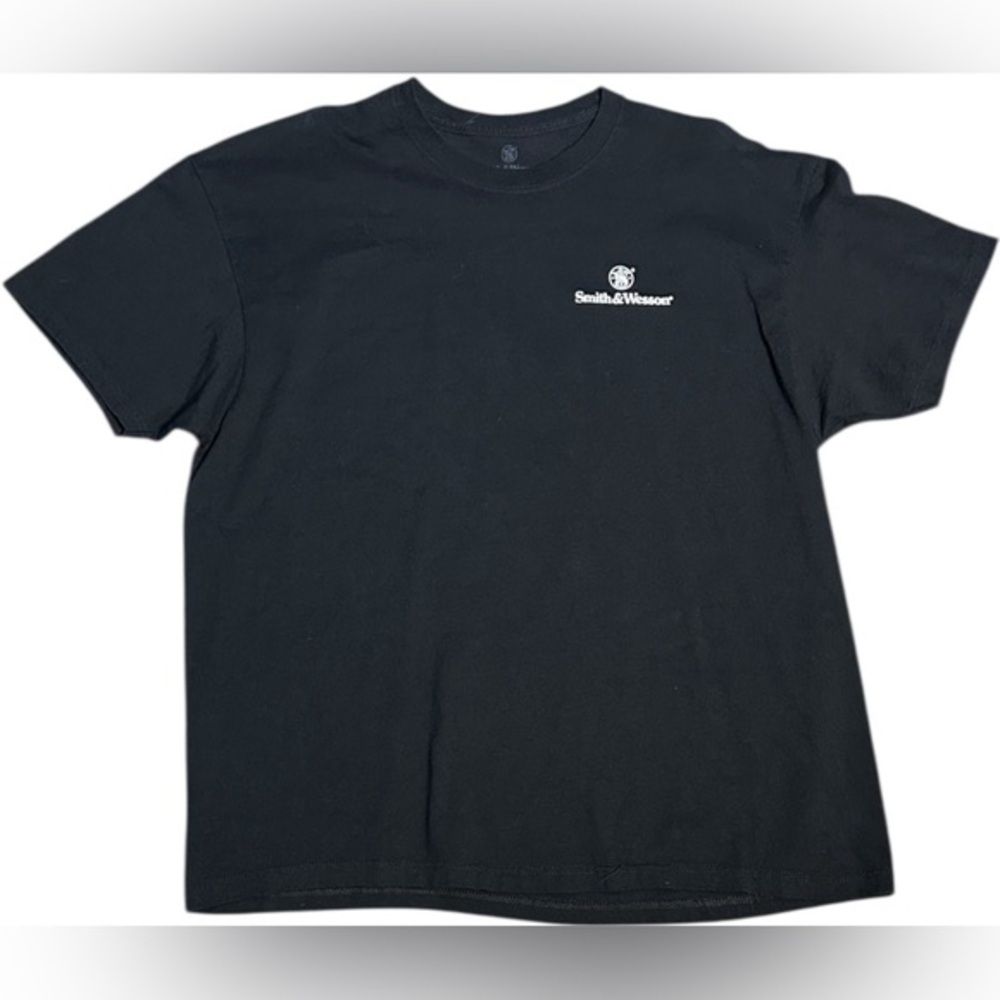 Vintage-Inspired Smith & Wesson Graphic Tee – “Respect” Design